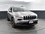 Used 2017 Jeep Cherokee Limited image 2