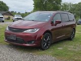 Used 2020 Chrysler Pacifica Touring-L w/ S Appearance Package image 3