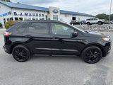 Used 2022 Ford Edge SE w/ Black Appearance Package image 2