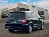 Used 2014 Chrysler Town & Country Touring-L image 4