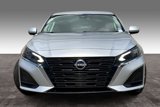 Used 2023 Nissan Altima 2.5 SV image 2