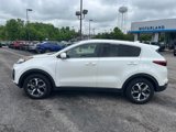 Used 2022 Kia Sportage LX image 2