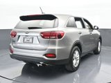 Used 2019 Kia Sorento LX image 5