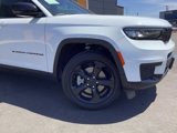 Used 2023 Jeep Grand Cherokee L Laredo image 3