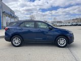 Used 2022 Chevrolet Equinox LS image 2