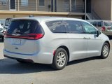 Used 2023 Chrysler Pacifica Touring-L image 3