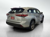 Used 2022 Toyota Highlander XLE image 5