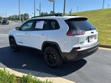 Used 2023 Jeep Cherokee Altitude Lux image 3