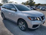 Used 2017 Nissan Pathfinder S image 2