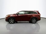 Used 2016 Toyota Highlander XLE image 4