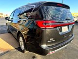 Used 2023 Chrysler Pacifica Touring-L image 5