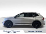Certified 2022 Volkswagen Tiguan SE R-Line image 2