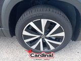 Used 2022 Volkswagen Taos SE w/ Panoramic Sunroof Package image 2