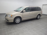 Used 2015 Chrysler Town & Country Touring image 2