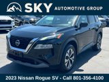 Used 2023 Nissan Rogue SV image 2
