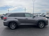 Used 2018 Toyota Highlander XLE image 2