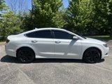 Used 2015 Chrysler 200 Limited w/ Convenience Group image 2