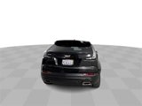 Used 2023 Cadillac XT4 Sport image 3