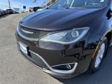 Used 2017 Chrysler Pacifica Touring-L image 3