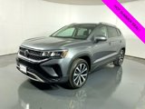 Used 2022 Volkswagen Taos SE image 2