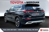 Used 2023 Mitsubishi Outlander SE image 2