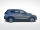 Used 2017 Nissan Rogue SV image 4