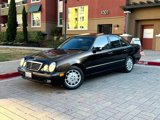 Used 2000 Mercedes-Benz E 320 Sedan image 2