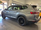 Used 2024 Volkswagen Atlas SE w/ Panoramic Sunroof Package image 3