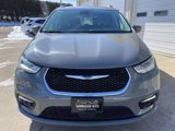 Used 2022 Chrysler Pacifica Touring-L image 3
