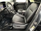 Used 2022 Volkswagen Tiguan SE w/ Panoramic Sunroof Package image 2