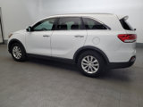 Used 2017 Kia Sorento LX w/ LX Convenience Package image 3