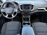 Used 2024 GMC Terrain SLE image 3