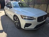 Used 2024 Volvo S60 B5 Core image 4