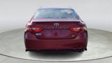 Used 2018 Toyota Camry SE image 5