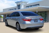Used 2017 Toyota Camry SE image 4