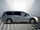 Used 2021 Chrysler Pacifica Touring-L image 2