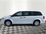 Used 2019 Dodge Grand Caravan SE w/ UConnect Hands-Free Group image 2
