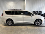 Used 2017 Chrysler Pacifica Limited w/ UConnect Theater Package image 2