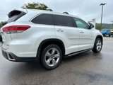Used 2019 Toyota Highlander AWD V6 image 4