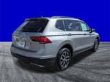 Used 2020 Volkswagen Tiguan SE w/ Panoramic Sunroof Package image 4
