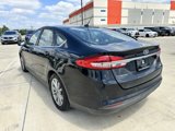 Used 2017 Ford Fusion SE w/ Fusion SE Technology Package image 2