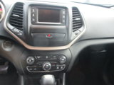 Used 2016 Jeep Cherokee Latitude image 3