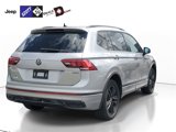 Used 2022 Volkswagen Tiguan SE R-Line image 4