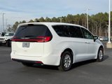 New 2025 Chrysler Pacifica Select image 3