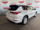 Used 2024 Mitsubishi Outlander ES image 4