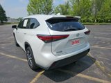 Used 2022 Toyota Highlander XLE image 3