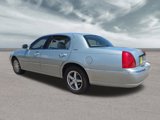 Used 2007 Lincoln Town Car Signature image 3