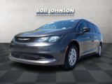 Used 2022 Chrysler Voyager LX image 3