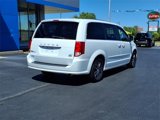 Used 2017 Dodge Grand Caravan SXT image 3