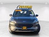 Certified 2020 Ford Escape SE image 2